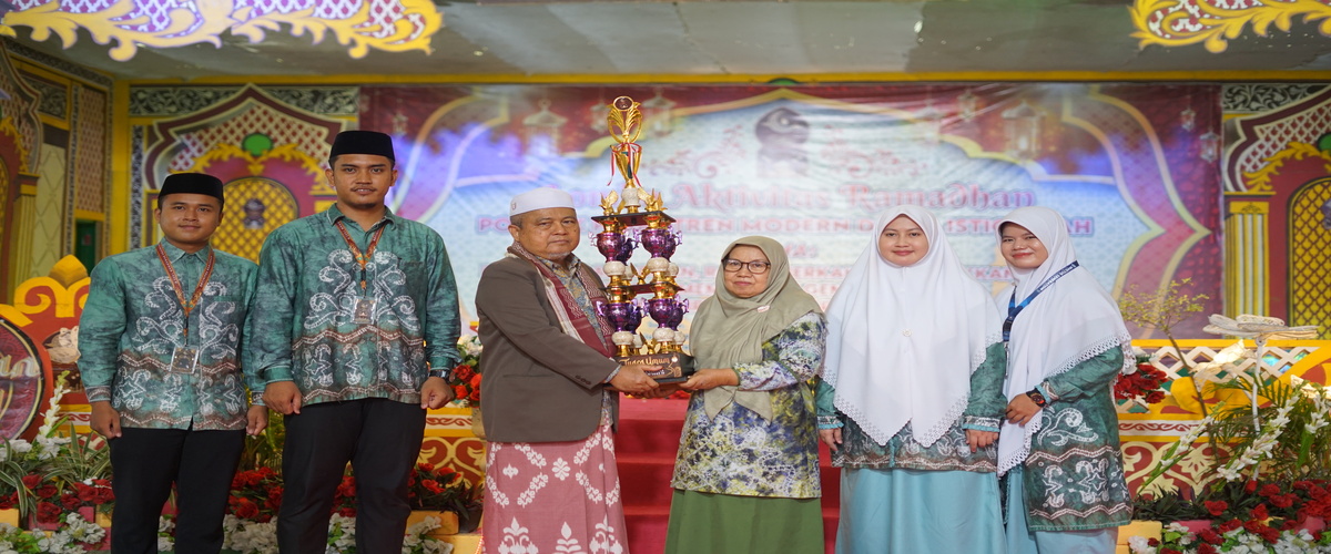 Pondok Putri Kembali Ungguli Pondok Putra Dalam Ajang Aktivitas Ramadhan 1445 H Hingga Rebut Piala Bergilir