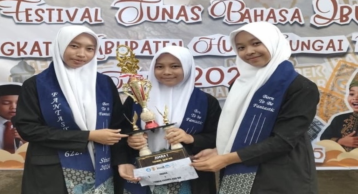 Santriwati PPM Darul Istiqamah Raih Juara I Fahmil Qur’an FAIH 2025 Tingkat SMA/SMK HST