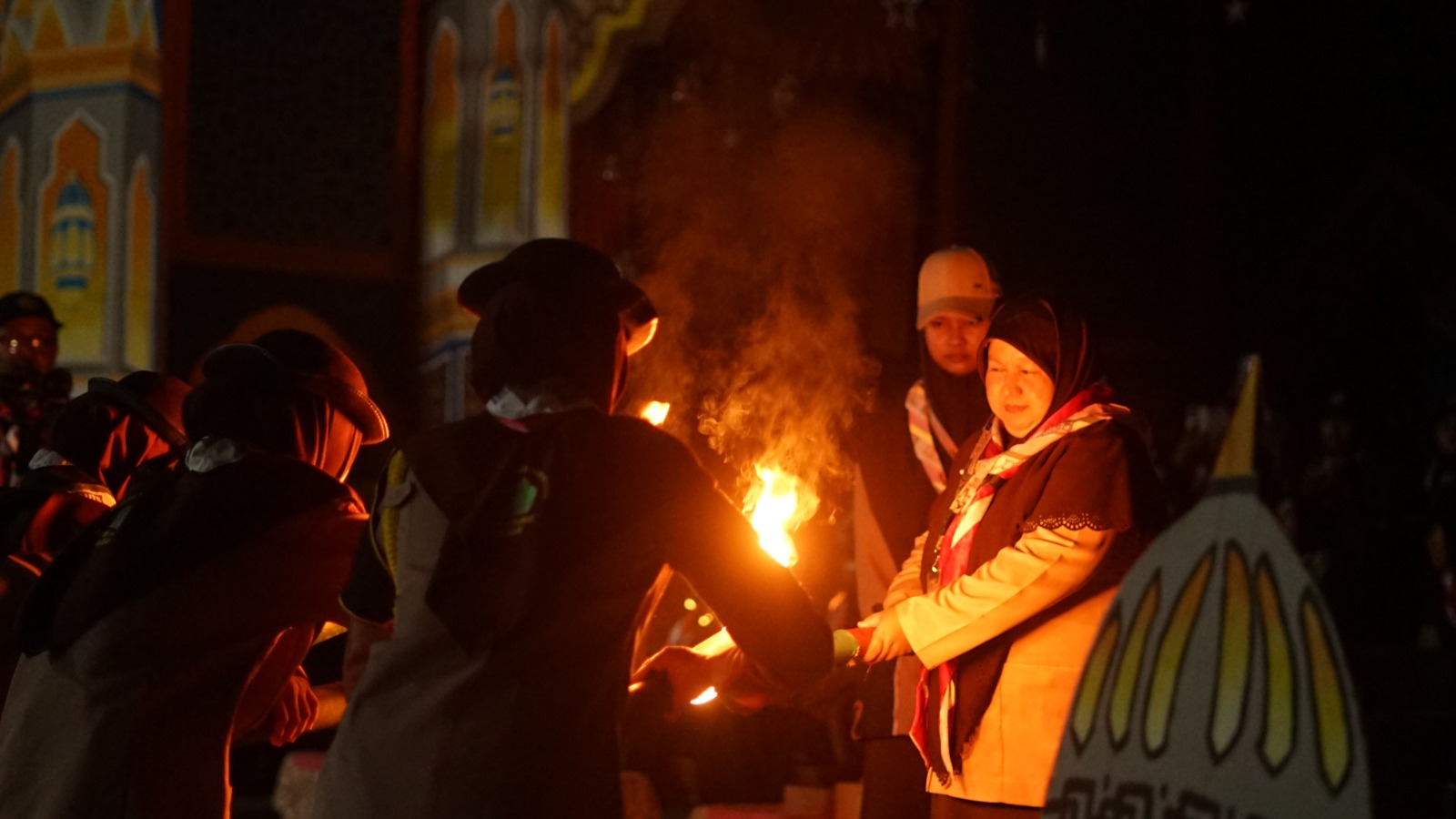 Api Unggun Gembira Tutup Rangkaian LP3 ke-XXI PPM Darul Istiqamah, Tanamkan Nilai Kepemimpinan dan Karakter Santri